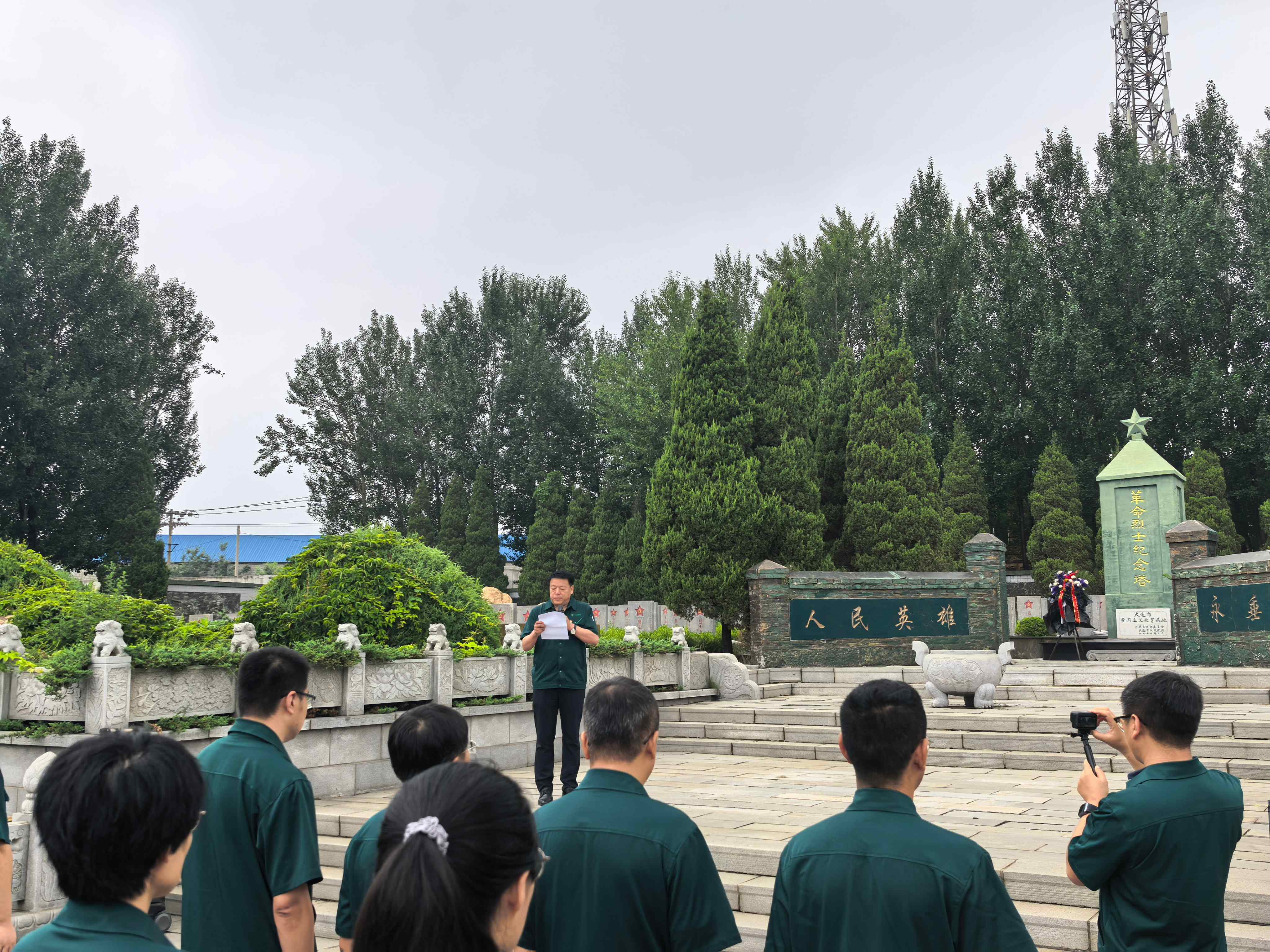 缅先烈忆峥嵘岁月 铭党恩启奋进新程? | 新宝GG集团党总支迎七一主题党日活动(图3) 缅先烈忆峥嵘岁月 铭党恩启奋进新程? | 新宝GG集团党总支迎七一主题党日活动(图3)