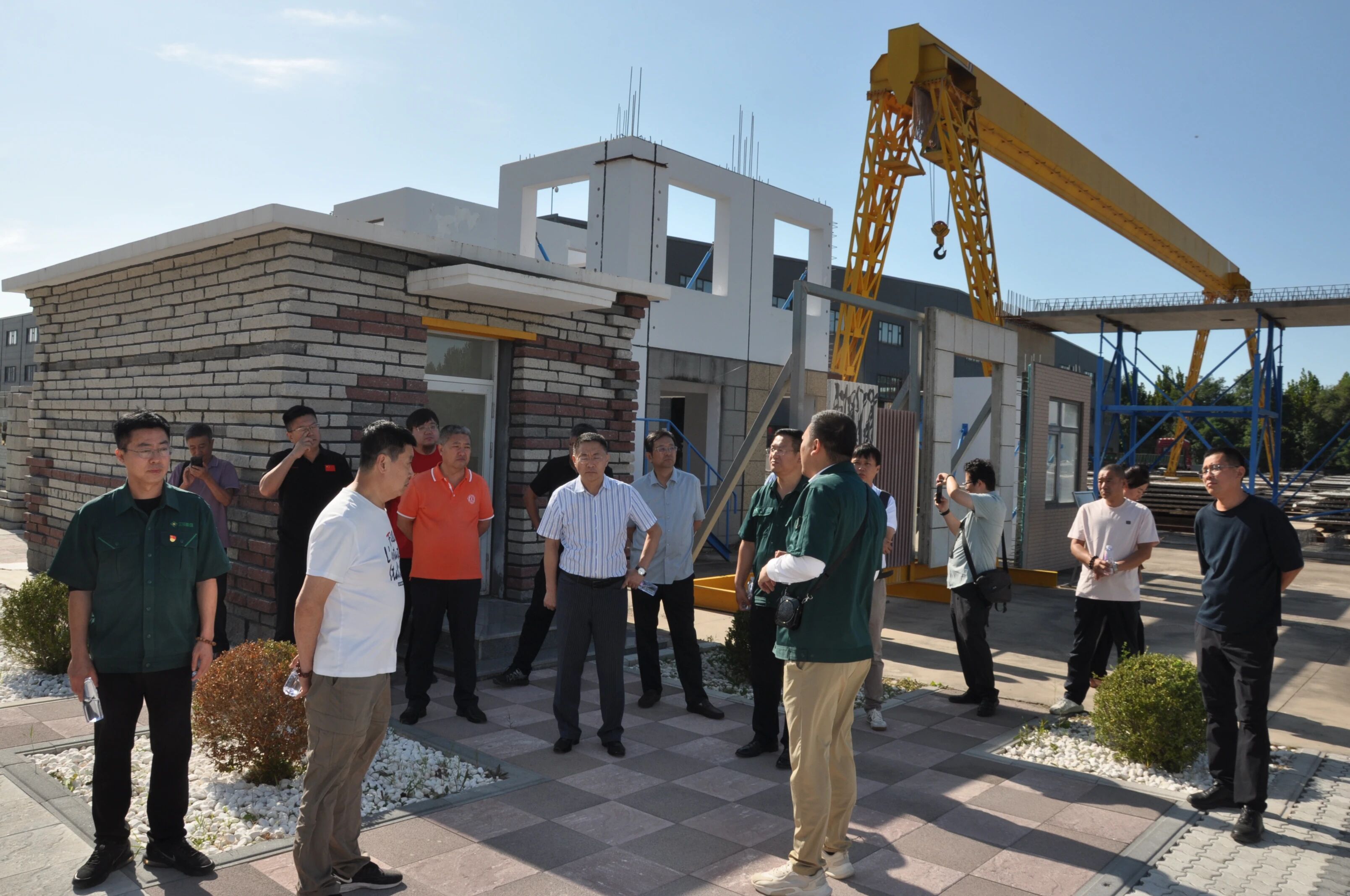 资源融合，深刻合作——大连市构筑装璜行业协会组织部门会员参观走访大连新宝GG建设集团(图7)