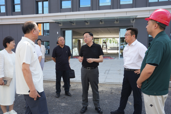 省教育厅厅长王庆东一行光临新宝GG集团再生资源绿色分拣中心项目调研领导(图5) 省教育厅厅长王庆东一行光临新宝GG集团再生资源绿色分拣中心项目调研领导(图5)