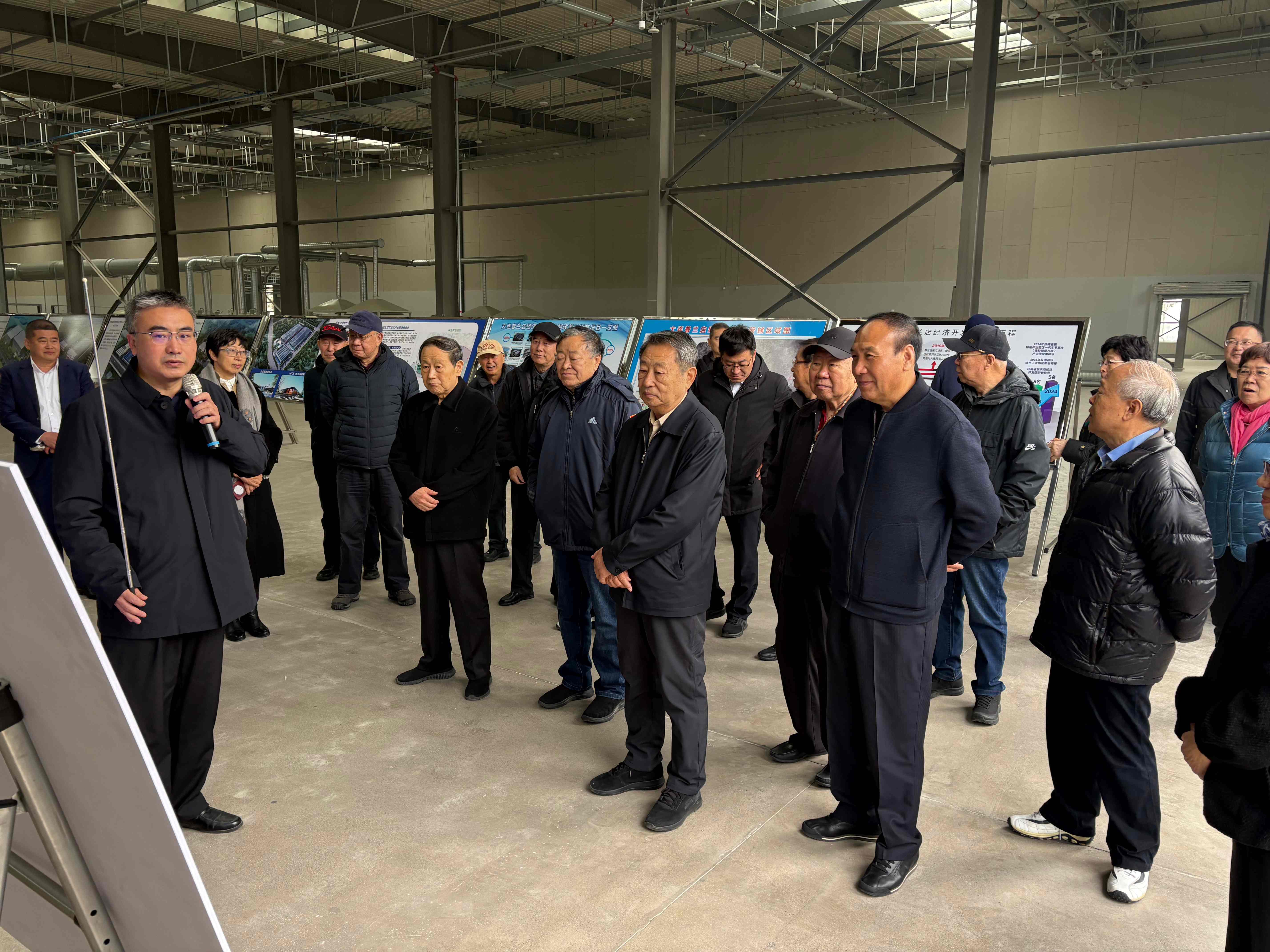 大连市老干部调研大连新宝GG集团循环经济产业园 点赞绿色发展新实际(图2) 大连市老干部调研大连新宝GG集团循环经济产业园 点赞绿色发展新实际(图2)