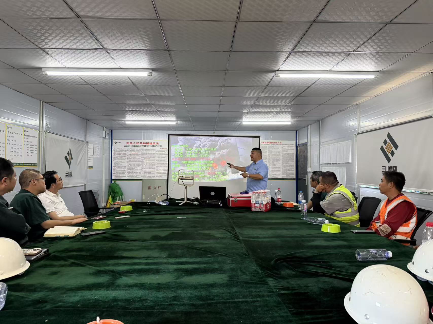安全出产月|实景练兵强能力 严守底线筑安全!新宝GG集团筑牢施工安全樊篱(图6) 安全出产月|实景练兵强能力 严守底线筑安全!新宝GG集团筑牢施工安全樊篱(图6)